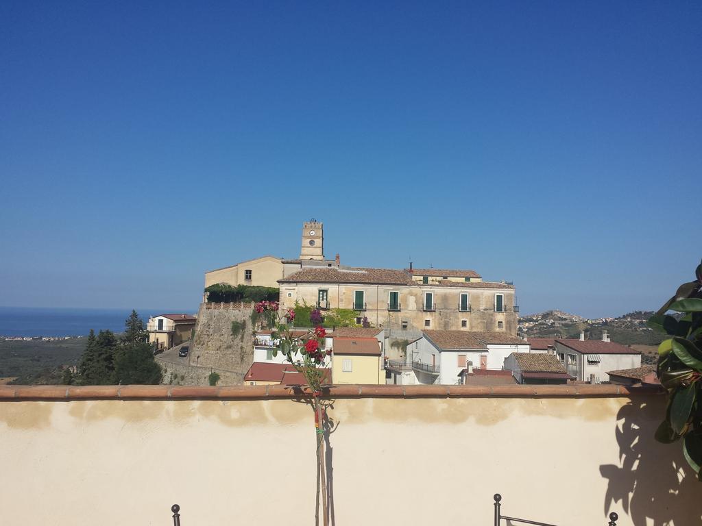 Palazzo Madeo - Residenza D'Epoca Bed and Breakfast Crosia Exteriör bild